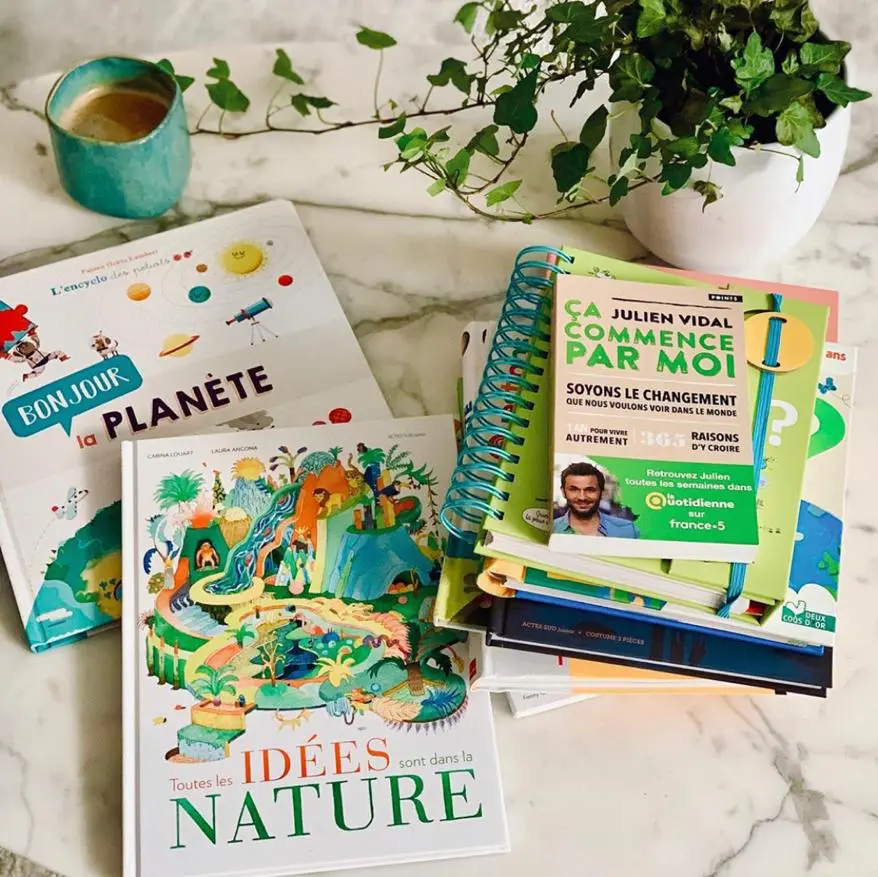 photo d'une sélection de livres pour enfant : sciences, nature, écologie. Issus de la liste de lecture proposée par Les Jolies Planches